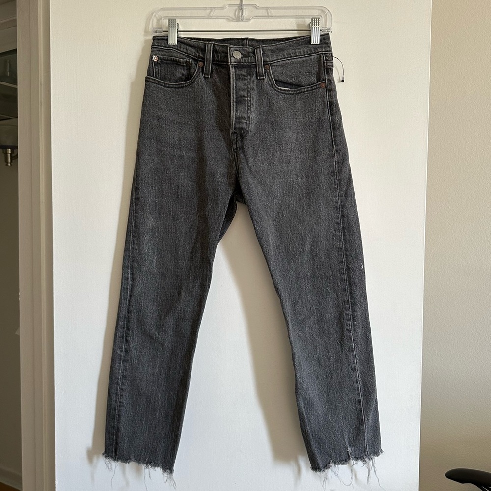 Levi’s Washed Black Premium Denim Classic Raw Hem High Waisted Jeans size 27 EUC